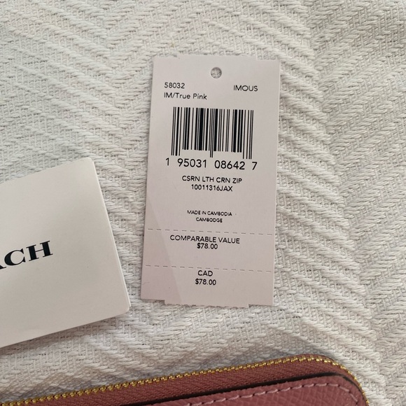 Coach Wristlet- Corner Zip- True Pink- NWT - Picture 3 of 4